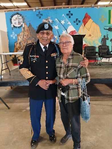 Tommie Yazzie and US Army sister, Joan Waters, Vietnam Era Veteran a WAC